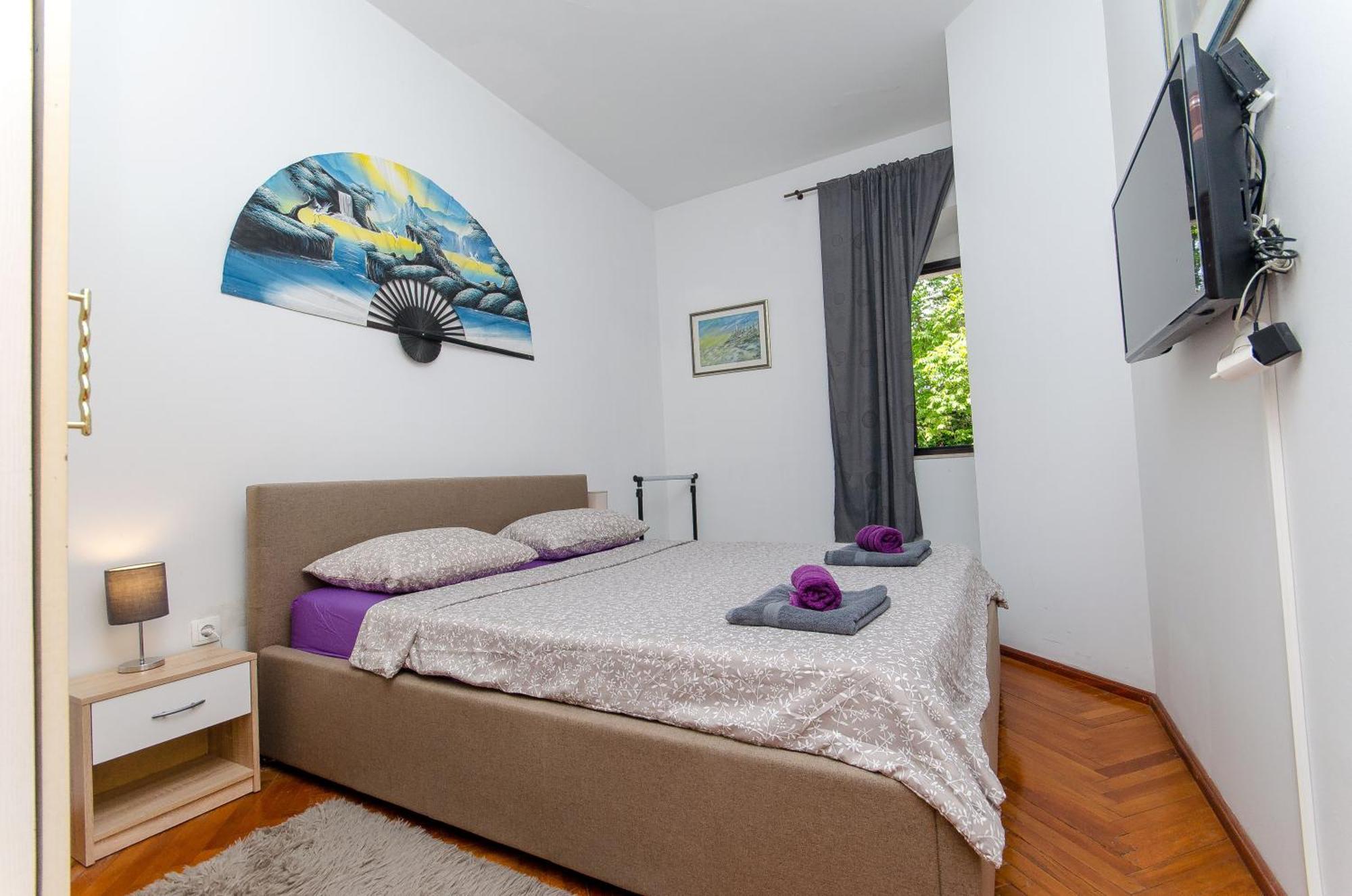 Apartament Stone Rose In Center Split