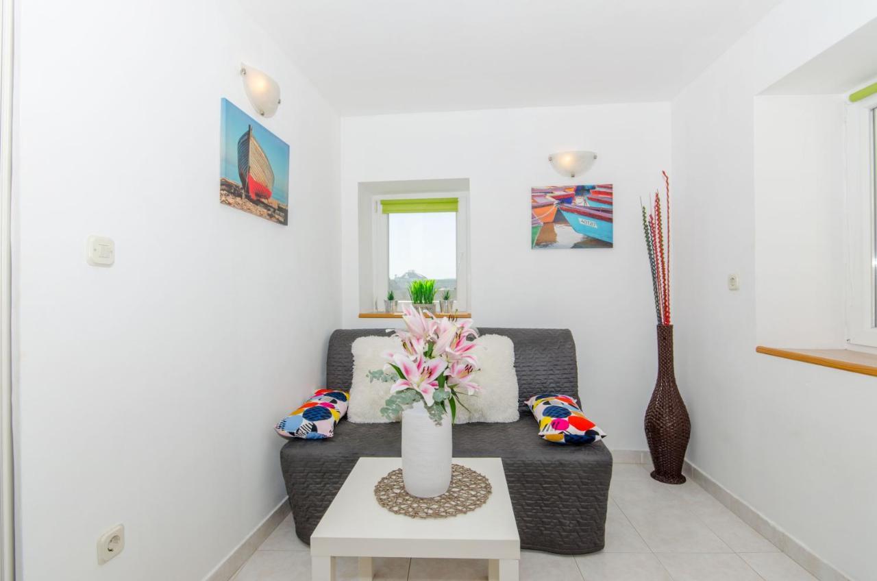Stone Rose In Center Apartament Split